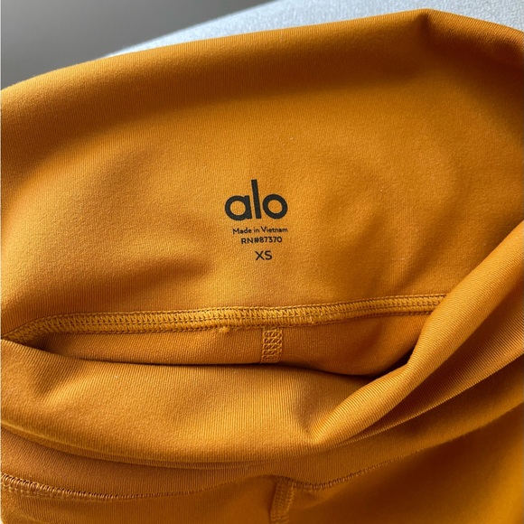 Alo High-Waist Airbrush Legging in Bronze Like New - Picture 4 of 7